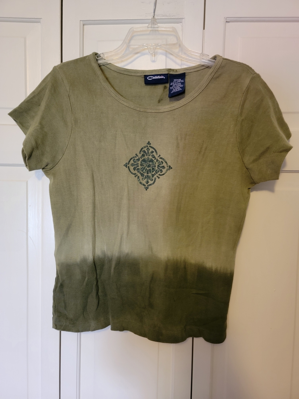 Catalina Olive Green Dip-Dye Short Sleeve Tee with Center Medallion Size M EUC